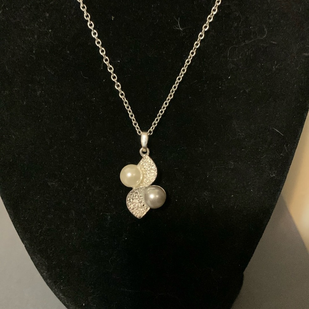 Lovely necklace 26”